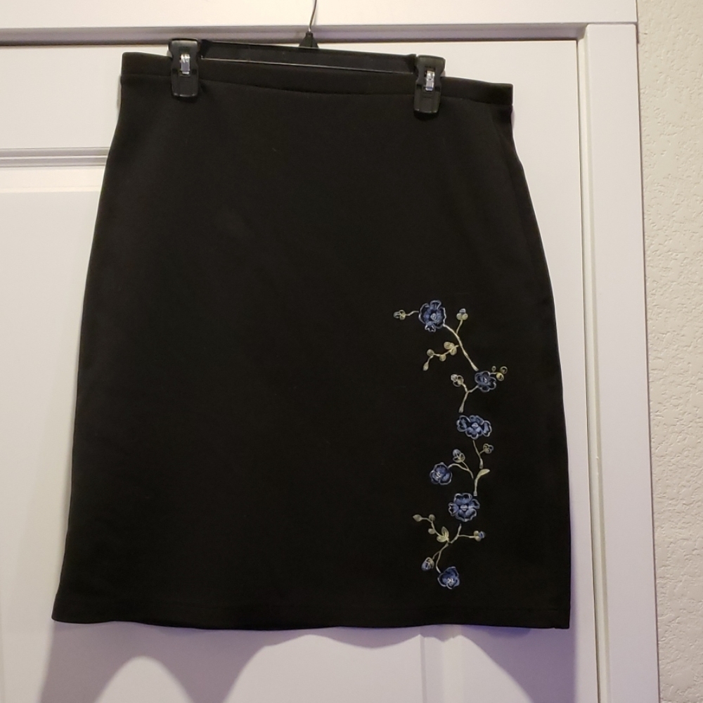 Vintage 90s black skirt, blue and green flowers